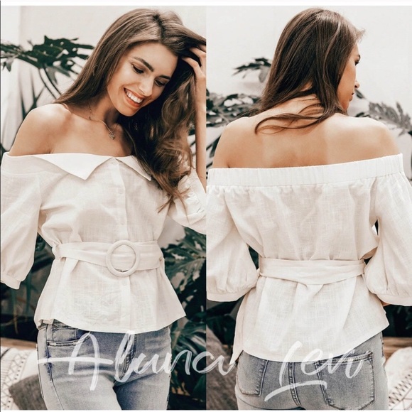 Tops - Sale! Off shoulder top w/ circle belt puffy sleeve